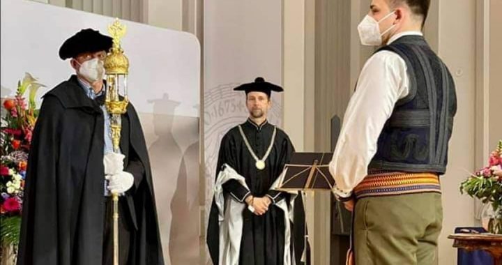 U SRPSKOJ NOŠNJI do DIPLOME u Austriji: Vladimir kaže „tradicija i nauka mogu zajedno“