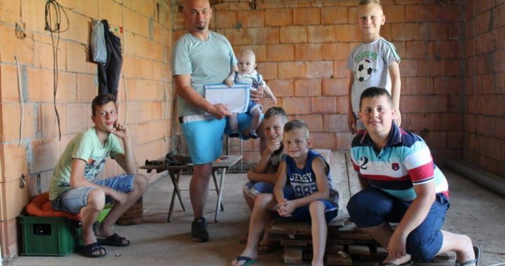 Republiko Srpska na noge: Porodica Makera je za primjer, izgradimo im primjeren dom!